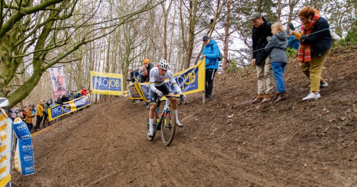 Solo Mathieu Van der Poel - Cyclo-cross Bruxelles 2020 - Alain Vandepontseele