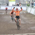 Fem van Empel Championne du monde espoir Couverture - Championnats du monde de cyclo-cross 2021 - Alain Vandepontseele
