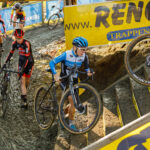 Yara Kastelijn et Fem van Empel Escaliers - Cyclo-cross de Baal 2021 - Alain Vandepontseele