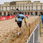 Wout van Aert à Pied Vanthourenhout - Championnats du monde de cyclo-cross 2021 - Alain Vandepontseele