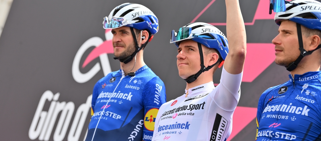Remco Evenepoel Maillot blanc Pieter Serry - RCS Sport La Presse Marco Alpozzi