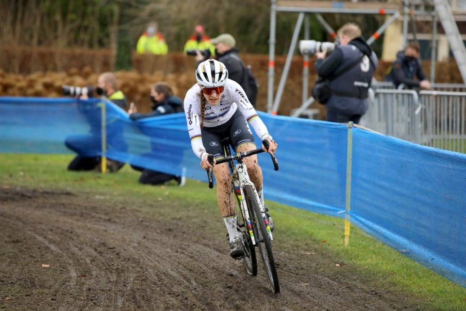Lucinda Brand Attaque - Cyclo-cross de Loenhout 2021 - Alain Vandepontseele