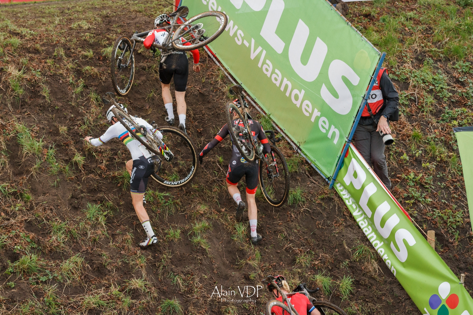 Montée Femmes Blanka Kata Vas Lucinda Brand Fem van Empel - Cyclo-cross de Hulst 2022 - Alain Vandepontseele