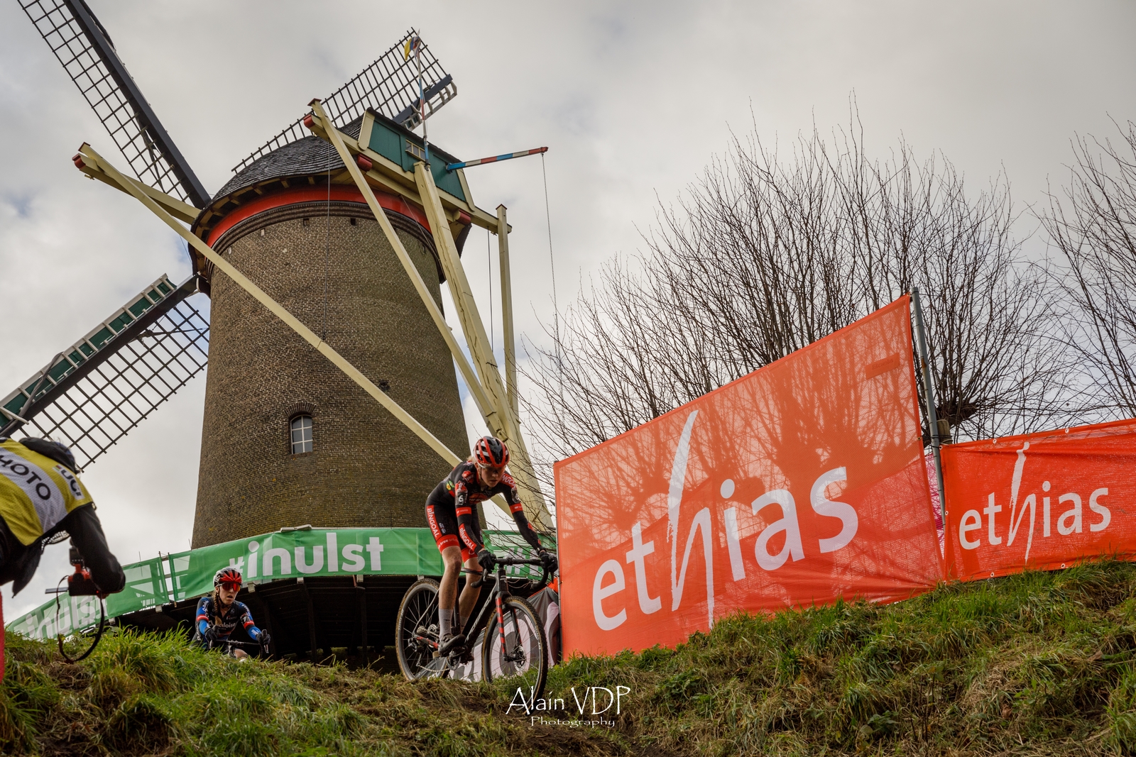 Moulin Fem van Empel Shirin van Anrooij - Cyclo-cross de Hulst 2022 - Alain Vandepontseele