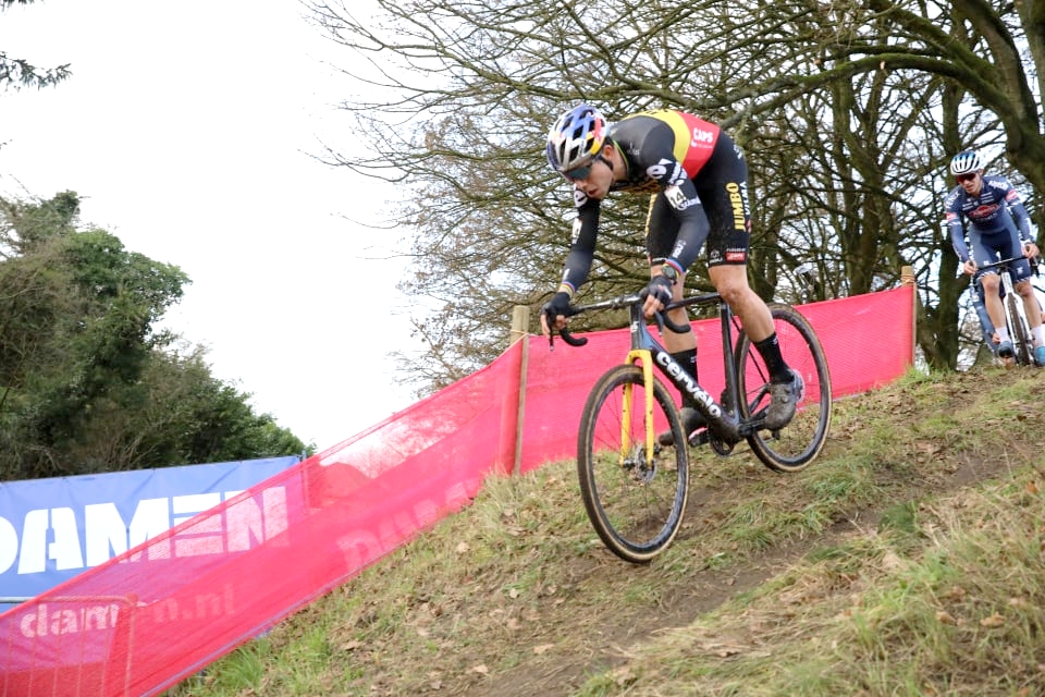 Wout van Aert Poursuite - Cyclo-cross de Hulst 2022 - Alain Vandepontseele