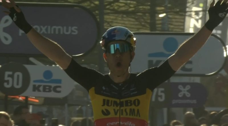 Wout van Aert - Vainqueur Circuit Het Nieuwsblad Hommes 2022 - Capture Eurosport .jpg