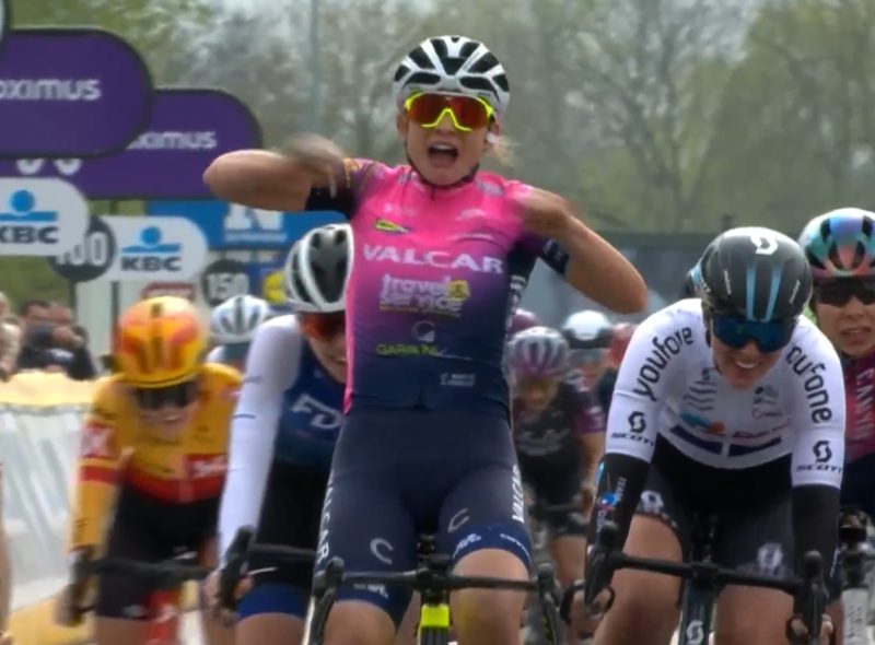 Chiara Consonni - Vainqueure A Travers la Flandre Femmes 2022 - Capture Proximus Pickx