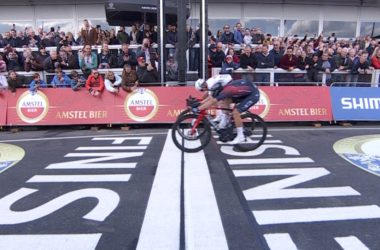 Michal Kwiatkowski Benoit Cosnefroy Sprint - Amstel Gold Race Hommes 2022 - Capture Eurosport