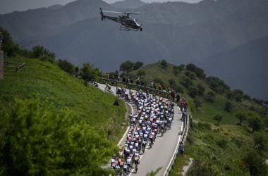 Peloton Hélicoptère Caméra - 5e étape Tour d'Italie Giro 2022 - RCS Sport La Presse Fabio Ferrari