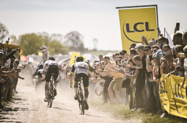 Peloton Pavés Paris-Roubaix 2022 - ASO Pauline Ballet
