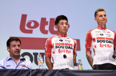 John Lelangue, CEO de Lotto-Soudal, avec Caleb Ewan et Tim Wellens au départ du Tour de France 2022 - Photo : ASO/Alex Broadway