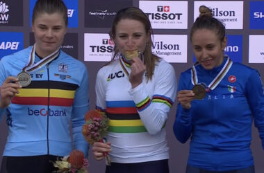 Podium Femmes Championnats du monde Wollongong 2022 - Capture Eurosport