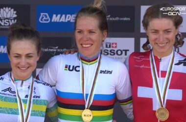 Grace Brown Ellen van Dijk Marlen Reusser - Podium Femmes Championnats du monde 2022 - Capture Eurosport