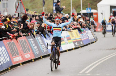 Thibau Nys remporte le titre de champion du monde de cyclo-cross chez les espoirs, à Hoogerheide - Photo : Alain Vandepontseele/Alain VDP Photography