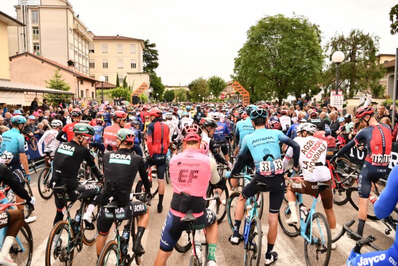 Peloton Départ 12e étape Tour d'Italie Giro 2023 - RCS Sport La Presse Massimo Paolone