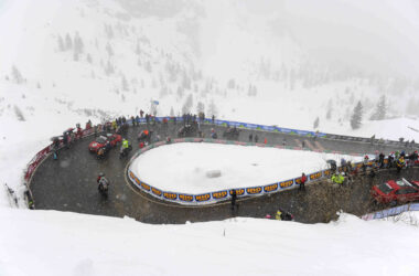 Sur le sommet des Tre Cime di Lavaredo, lors du Tour d'Italie 2013 - Photo : Ferrari/La Presse/RCS Sport