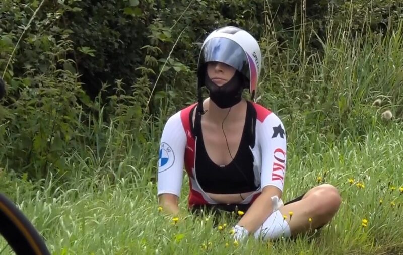 https://cyclismerevue.be/wp-content/uploads/2023/08/Marlen-Reusser-Abandon-Championnat-du-monde-Contre-la-montre-2023-Capture-Eurosport-800x507.jpg