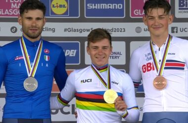 Podium Contre-la-montre Hommes - Filippo Ganna Remco Evenepoel Joshua Tarling - Championnats du monde cyclisme 2023 - Capture Eurosport
