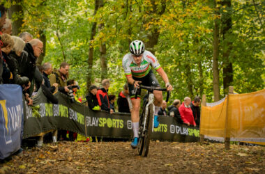 La Belge Marion Norbert-Riberolle (Crelan-Corendon) sur le cyclo-cross d'Overijse, le 22 octobre 2023 - Photo : Alain Vandepontseele/Alain VDP Photography