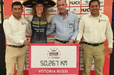 L'Italienne Vittoria Bussi après son record de l'heure à Aguascalientes, le 13 octobre 2023. - Photo : UCI/Tania Marquez