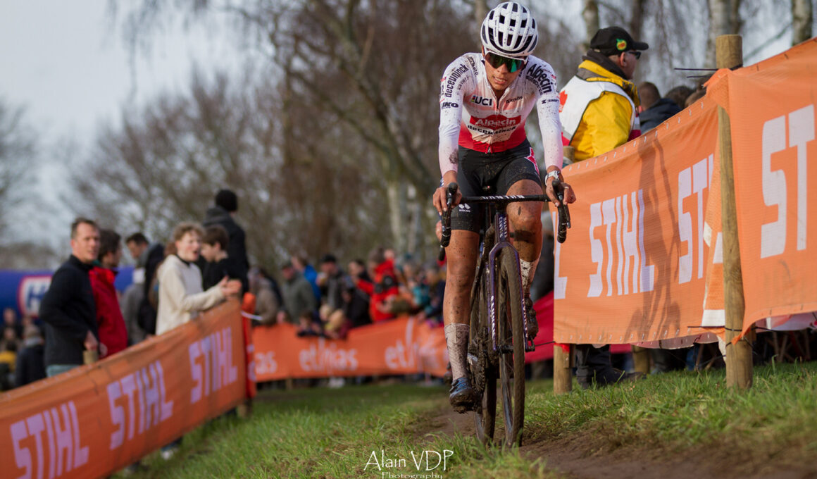 La leader de la Coupe du monde Ceylin del Carmen Alvarado (Alpecin-Deceuninck) - Photo : Alain Vandepontseele/Alain VDP Photography