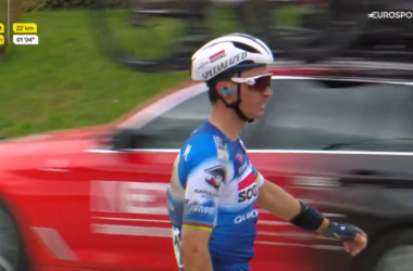 “J’en ai marre”, a crié Julian Alaphilippe après sa deuxième chute sur le Circuit Het Nieuwsblad - Photo : capture Eurosport