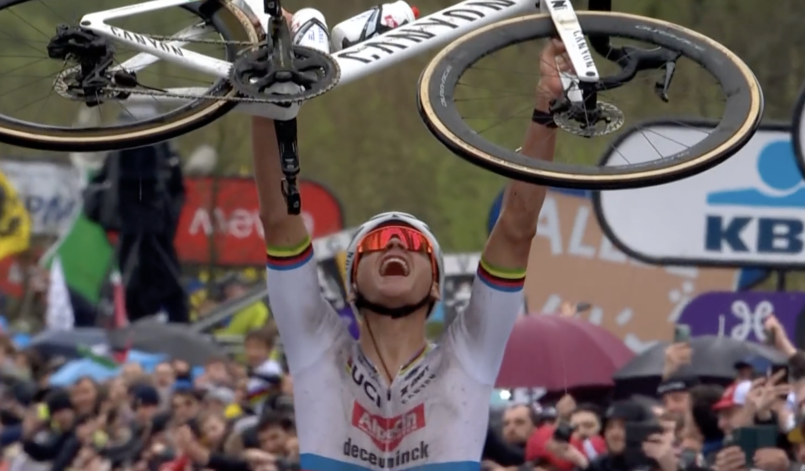 Mathieu van der Poel (Alpecin-Deceuninck) remporte le Tour des Flandres 2024 - Photo : capture Eurosport