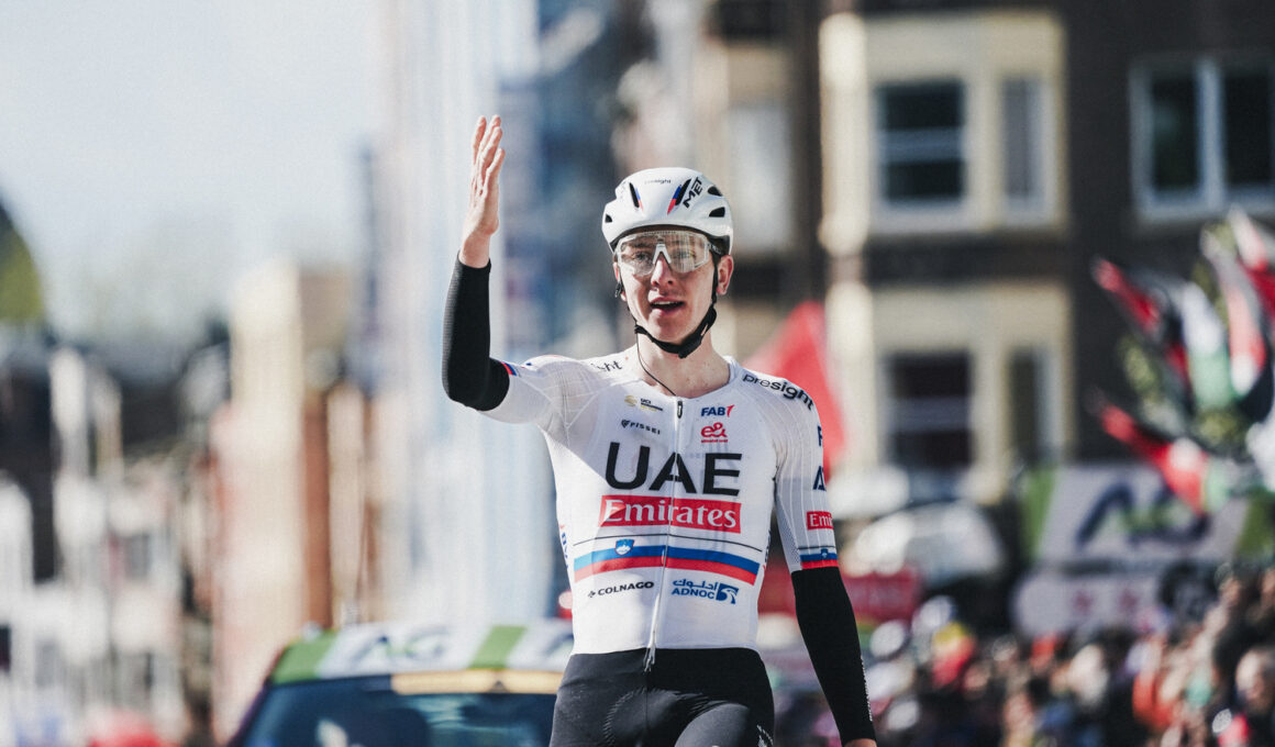 Le Slovène Tadej Pogacar (UAE Team Emirates) remporte l'édition 2024 de Liège-Bastogne-Liège. - Photo : ASO/Gaetan Flamme
