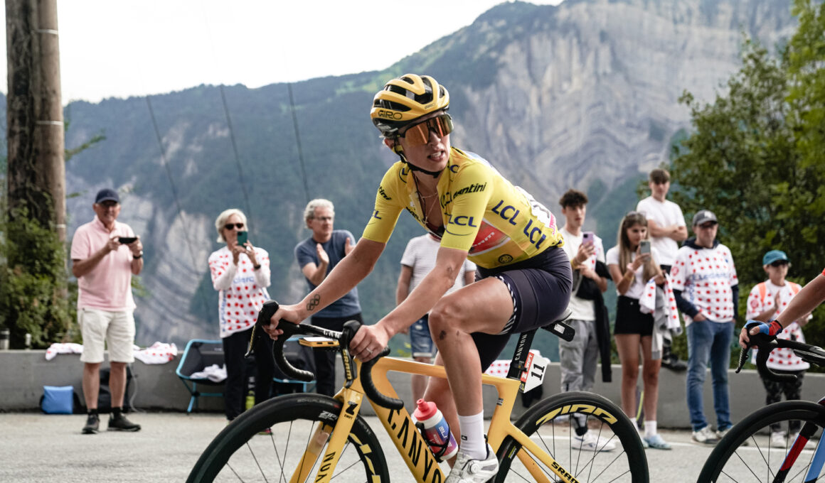 La Polonaise Kasia Niewiadoma (Canyon//SRAM Racing) sur l'Alpe d'Huez lors de la 8e étape du Tour de France Femmes 2024. - Photo : ASO/Thomas Maheux