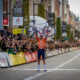 Le Néerlandais Mathieu van der Poel célèbre sa victoire sur le championnat du monde de gravel 2024 à Louvain. - Photo : Alain Vandepontseele/Alain VDP Photography