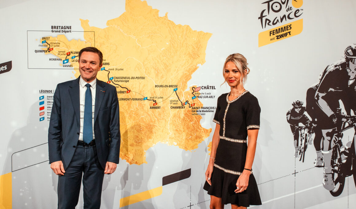 Le président de l'UCI David Lappartient et la directrice du Tour de France Femmes Marion Rousse devant la carte du Tour de France Femmes 2025 - Photo : ASO/Maxime Delobel