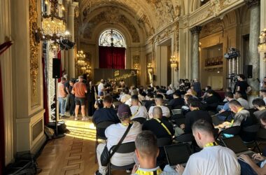 La conférence de presse des favoris du Tour de France 2025, organisée au sein de l'opéra de Lille, le 3 juillet 2025. - Photo : Grégory Ienco