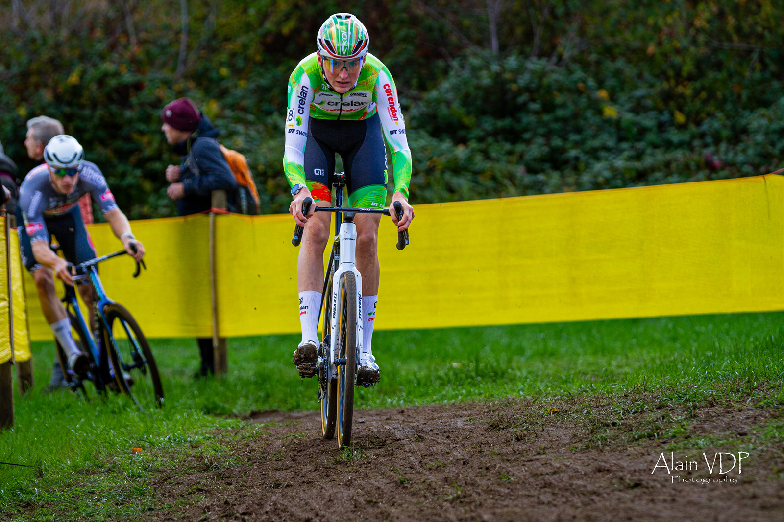 Le Belge Emiel Verstrynge (Crelan-Corendon) lors du cyclo-cross d'Overijse, le 26 octobre 2025 - Photo : Alain Vandepontseele/Alain VDP Photography