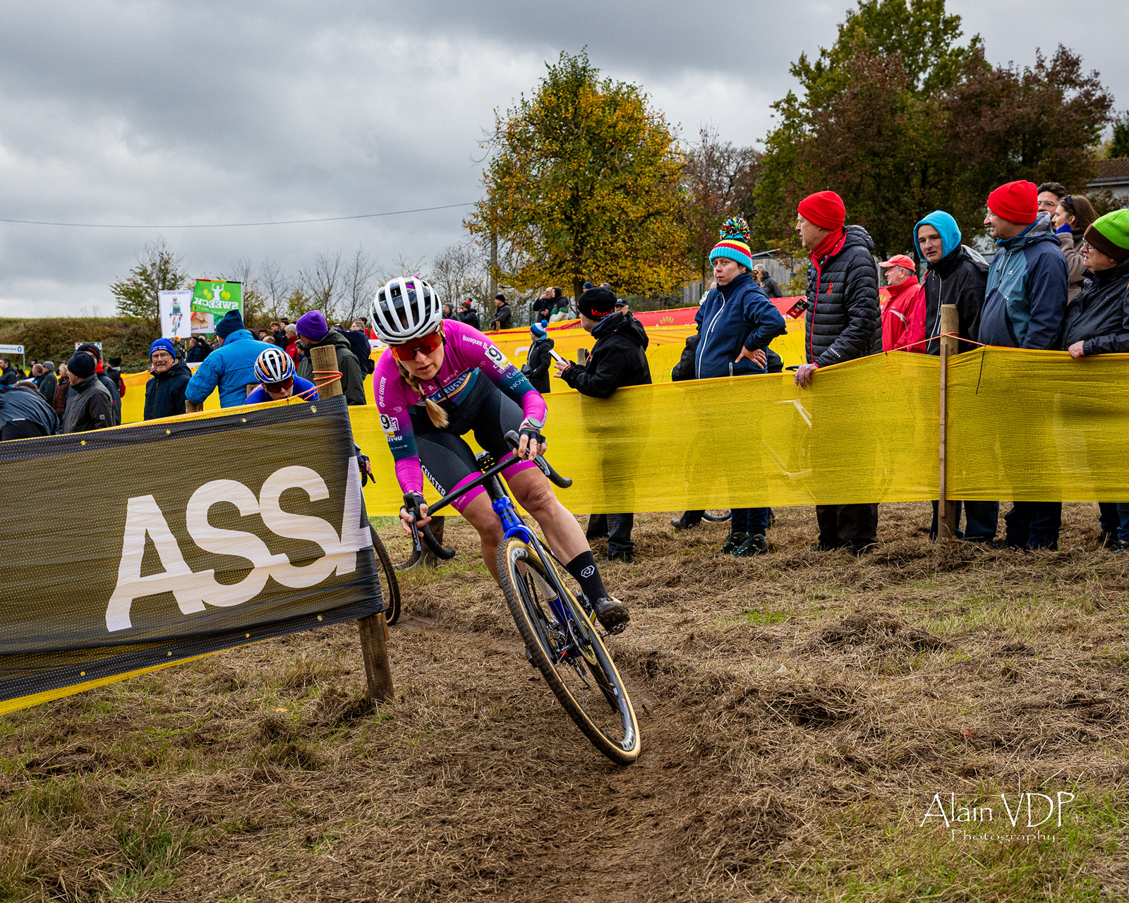 La Néerlandaise Denise Betsema (De Ceuster-Bouwpunt) lors du cyclo-cross d'Overijse, le 26 octobre 2025 - Photo : Alain Vandepontseele/Alain VDP Photography