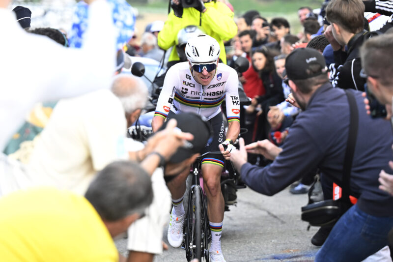 Le Slovène Tadej Pogacar lors de la course en ligne des championnats d'Europe de cyclisme sur route, en Drôme-Ardèche, le 5 octobre 2025. - Photo : UEC/Sprint Cycling Agency