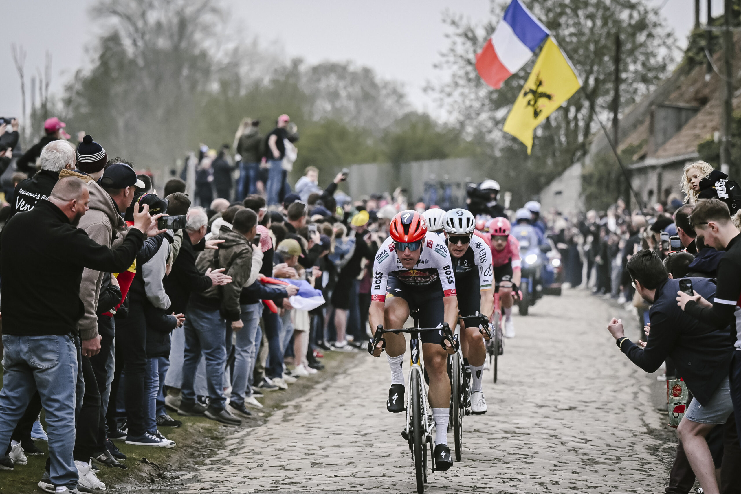 L'Espagnol Oier Lazkano (Red Bull-Bora-Hansgrohe) sur Paris-Roubaix, le 13 avril 2025. - Photo : ASO/Pauline Ballet