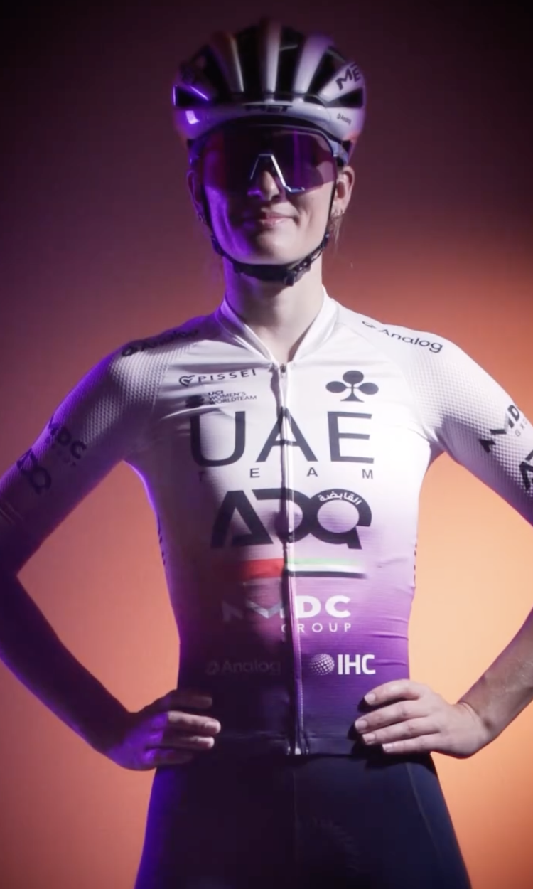 UAE Team ADQ - Maillot 2026