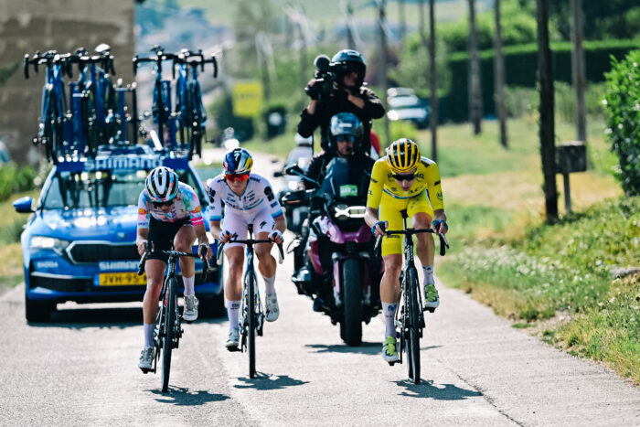 La Polonaise Kasia Niewiadoma-Phinney (Canyon//SRAM), la championne d'Europe Demi Vollering (FDJ United-Suez) et le maillot jaune Marlen Reusser (Movistar) dans le final de la 5e étape du Tour de France Femmes, le 5 août 2026 - Photo : ASO/Billy Ceusters