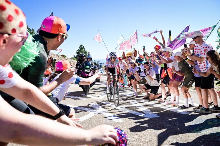 La Polonaise Kasia Niewiadoma-Phinney (Canyon//SRAM) sur le Mont Ventoux, sur la 7e étape du Tour de France Femmes, le 7 août 2026. - Photo : ASO/Billy Ceusters