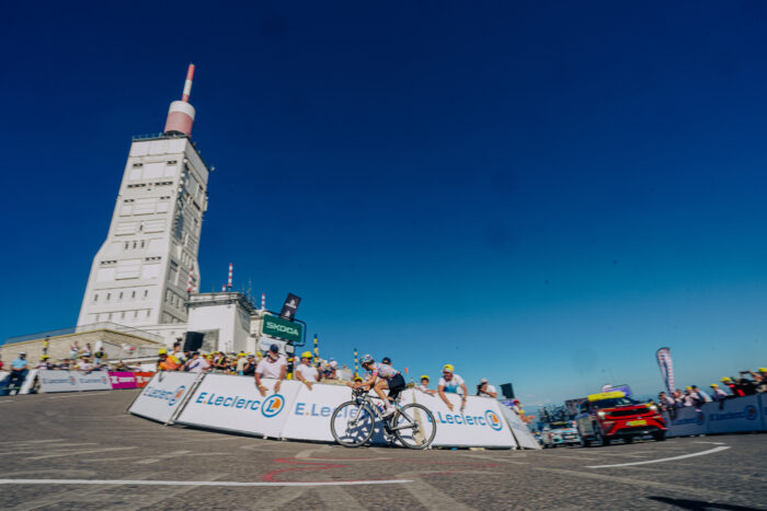 La Polonaise Kasia Niewiadoma-Phinney (Canyon//SRAM) au sommet du Mont Ventoux, sur la 7e étape du Tour de France Femmes, le 7 août 2026. - Photo : ASO/Gaëtan Flamme
